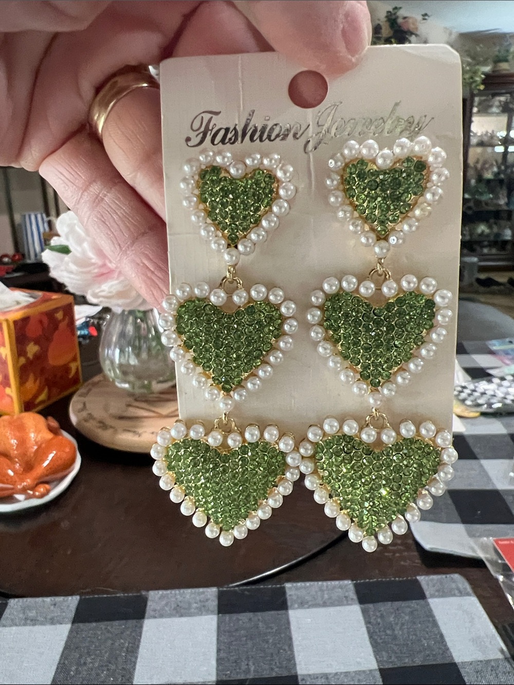 New Fashion Jewelry Green Pearl-Trim Heart Drop Earrings